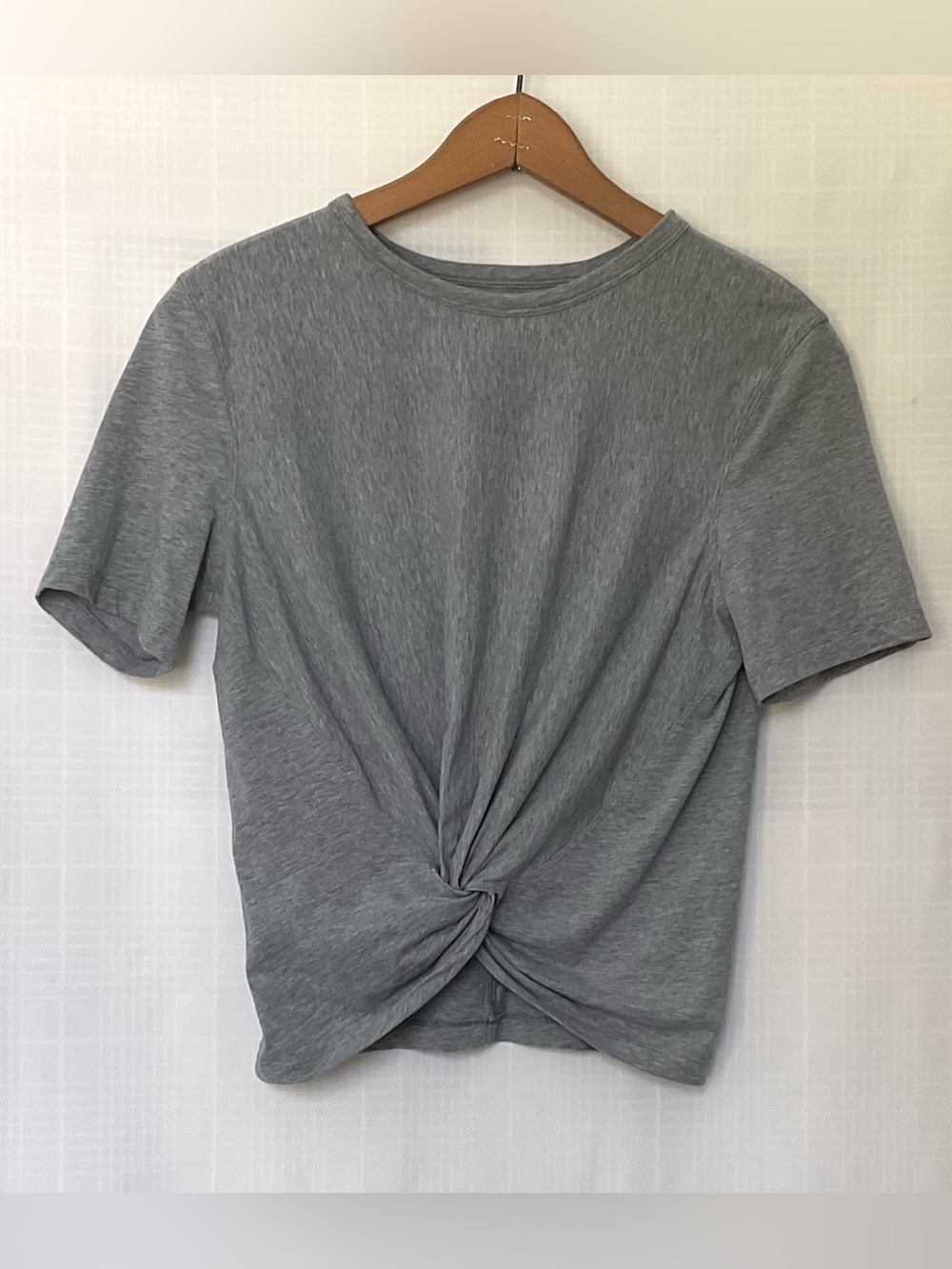 lululemon athletica Gray Twist-Front Crop Top